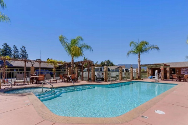 Best Western Plus Forest Park Inn image 17